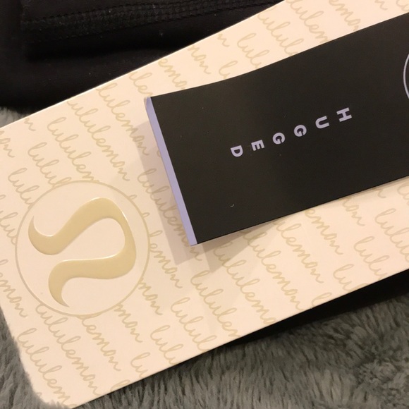 BRAND NEW LULULEMON LEGGINGS🖤 - Picture 5 of 5